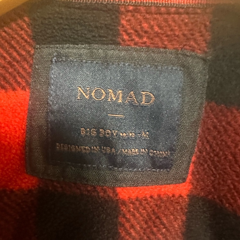 TWO Nomad Boys Button Down Flannel Shirts - Navy and Red Plaid Size M - Picture 6 of 9